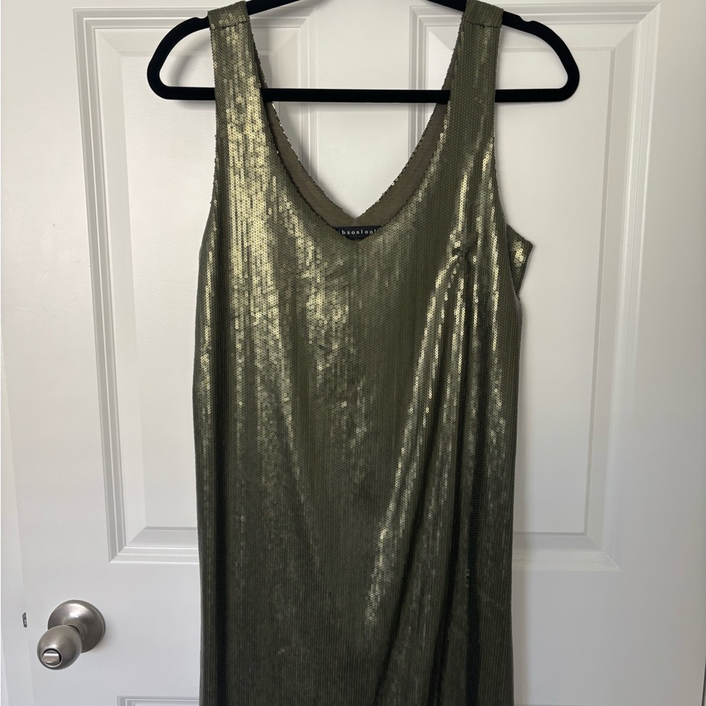 Elegant Sequin Dress in Gold